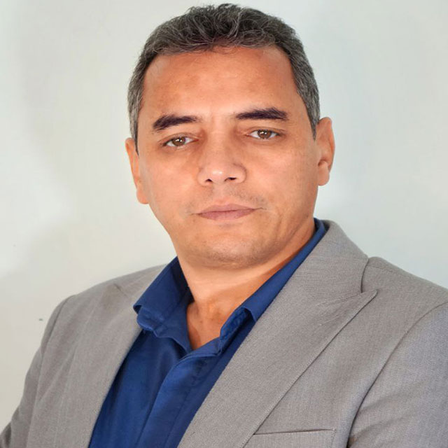 مدیرعامل شرکت آذر آبادگان سعدی